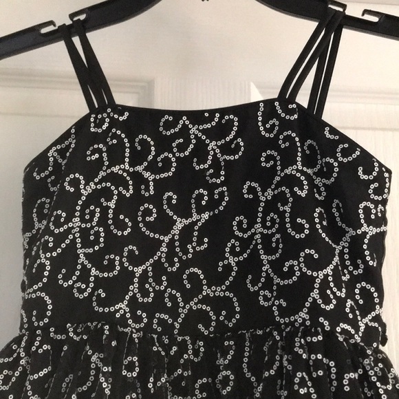 Beautiful girls dress - Picture 2 of 3